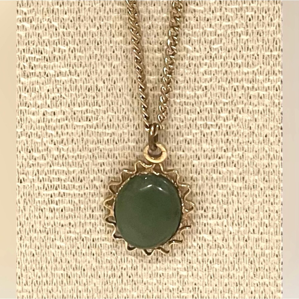 Vintage Dainty Golden Filigree Jade Jadeite Green Stone Pendant Necklace | EUC